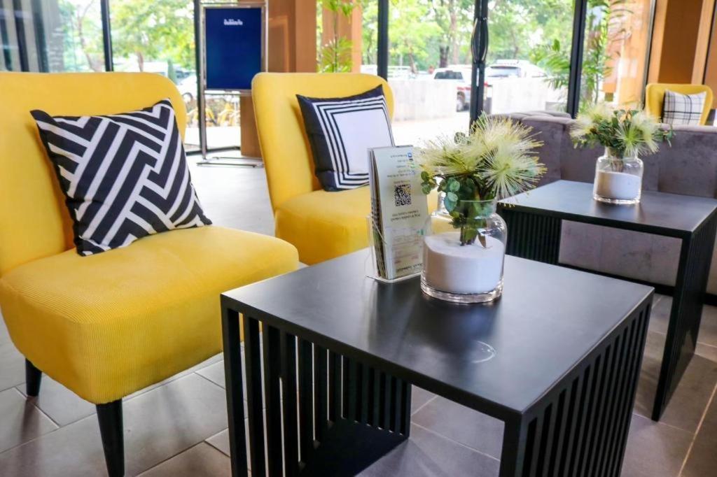 Hotel Dluxx Thammasat Pathum Thani Esterno foto