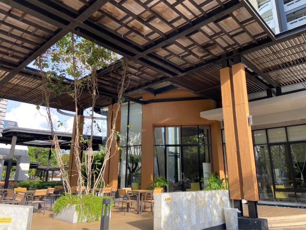 Hotel Dluxx Thammasat Pathum Thani Esterno foto