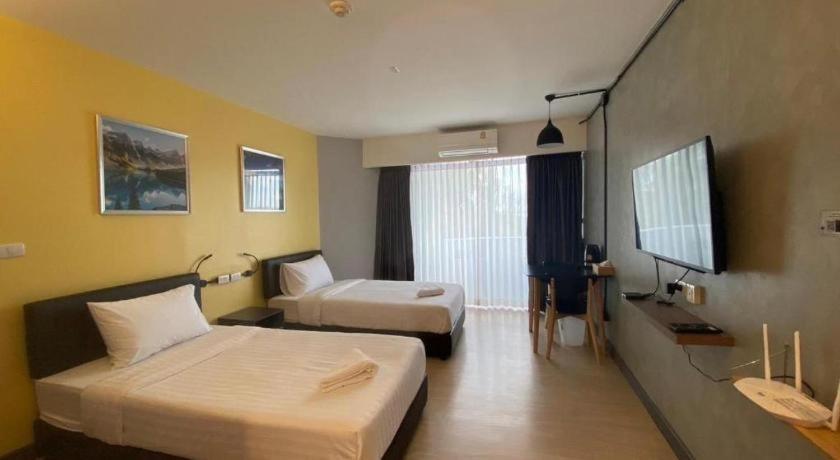 Hotel Dluxx Thammasat Pathum Thani Esterno foto